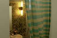 In-room Bathroom La Chambre Verte