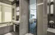 Toilet Kamar 5 Four Seasons Hotel Kuala Lumpur