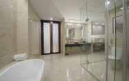 Toilet Kamar 6 Grand New Century Hotel Jingyue