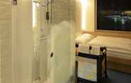 Toilet Kamar 7 MY CLOUD Transit Hotel