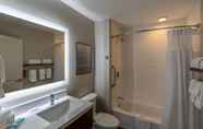 In-room Bathroom 5 TownePlace Suites by Marriott Lexington Keeneland/Airport