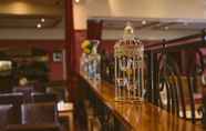 Bar, Kafe, dan Lounge 5 Farnham Arms Hotel
