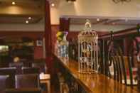 Bar, Kafe, dan Lounge Farnham Arms Hotel