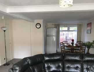 Lobby 2 Three Bedroom House in Basildon