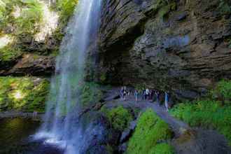 Exterior 4 Waterfall Lodge