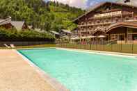 Swimming Pool Chalet Hôtel La Chemenaz, The Originals Relais - Hotel Chalet de Tradition