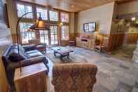 Lobby Jack Pine 8005