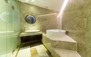 In-room Bathroom 2 Guri Galmae Indi Present Hotel