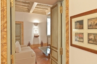 Lobby Rental in Rome Banchi Vecchi Terrace