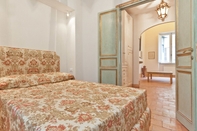 Kamar Tidur Rental in Rome Banchi Vecchi Terrace