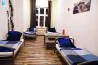 Entertainment Facility Hostel 199