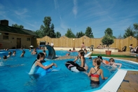 Swimming Pool Ferienwohnungen Wulfener Hals