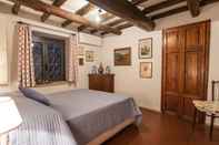 ห้องนอน Rental in Rome Arco Ciambella Loft
