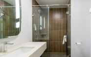 In-room Bathroom 3 ibis Lanzhou Wuquan Square