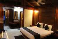 Bedroom Aparupa Sands Marina Beach Resort