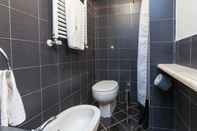 In-room Bathroom Rental in Rome Crociferi 2