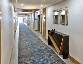 Lobi 2 Holiday Inn Express & Suites Trois Rivieres Ouest, an IHG Hotel