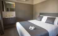 Kamar Tidur 6 Nags Head Hotel