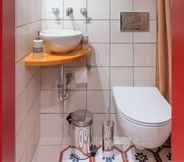 In-room Bathroom 3 Villa Thimianos