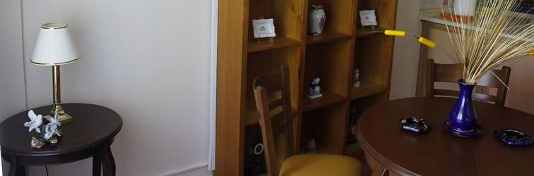 Lobi Begonvils Apart