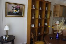 Lobi Begonvils Apart