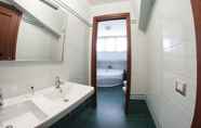 In-room Bathroom 5 Domus Traiani