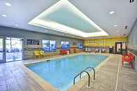 สระว่ายน้ำ Tru by Hilton Sumter