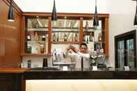 Bar, Kafe dan Lounge Pacific Hotel