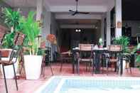 Kolam Renang SY Guesthouse