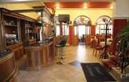 Bar, Cafe and Lounge 2 Hotel Corvinus