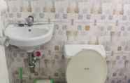 Toilet Kamar 2 Lalyn's Home