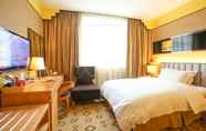 Kamar Tidur 3 Vilu Reef International Hotel