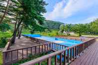 Swimming Pool Seorak Pension