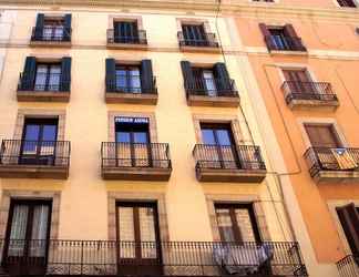 Exterior 2 Pensión Arosa - Barcelona
