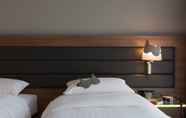 Kamar Tidur 4 Moxy Amsterdam Houthavens