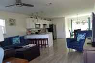 Lobby Coral by the Sea 3054, Sleeps 8, Walk to Beach