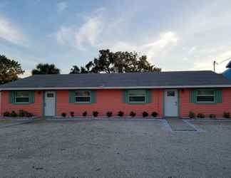 Exterior 2 Coral by the Sea 3054, Sleeps 8, Walk to Beach