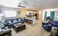 Common Space 5 Coral by the Sea 3054, Sleeps 8, Walk to Beach