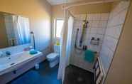 ห้องน้ำภายในห้อง 6 Tussock Lodge Waipiata