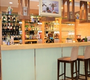 Bar, Kafe, dan Lounge 2 Renion Hills Hotel