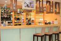 Bar, Cafe and Lounge Renion Hills Hotel