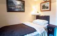 Kamar Tidur 4 Apsley Villa Guest House