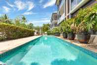 Kolam Renang Peponi 4 - Beachfront Apartment