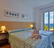 Kamar Tidur 5 Luxurious Sea Front Villa in Mallorca