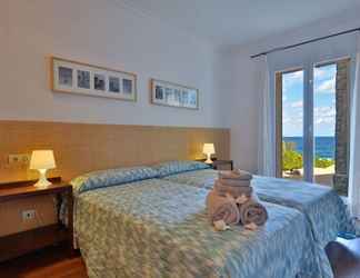 Kamar Tidur 2 Luxurious Sea Front Villa in Mallorca