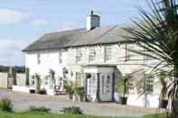 Exterior The Coach And Horses Inn