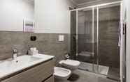 Toilet Kamar 2 Lake Como Holiday Apartments