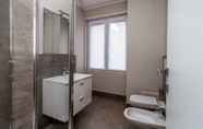 Toilet Kamar 6 Lake Apartment