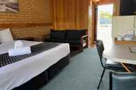 Bedroom Lakeside Motel Waterfront
