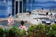 Swimming Pool Weihaiwei Hotel B Plaza